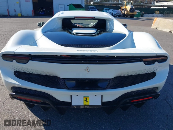 2024 Ferrari 296 GTB z VIN ZFF99SLA6R0303425, wystawiony jako IAAI lot #39193585 z przebiegiem Nie podano mil oraz . Historia ofert i sprzedaży dostępna na DreamBid. Obrazek 16.