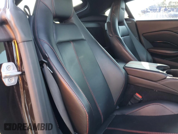 2020 Aston Martin Vantage z VIN SCFSMGAW9LGN03080, wystawiony jako Copart lot #49381775 z przebiegiem 47 187 mil mil oraz Szkody całkowita. Historia ofert i sprzedaży dostępna na DreamBid. Obrazek 10.