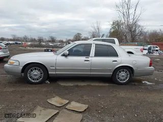 2010 Mercury Grand Marquis LS with VIN 2MEBM7FV1AX612153, listed as a IAAI auction lot 40979537 with 120,359 mi miles. Bid and sale history available at carsss.com. Image 14.
