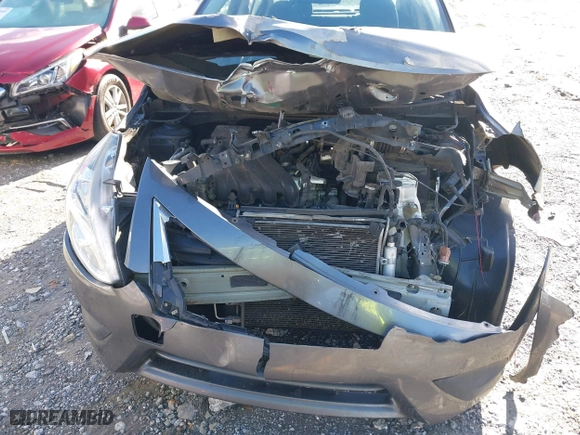 2019 Nissan Versa Sedan SV with VIN 3N1CN7AP9KL831055, listed as a IAAI auction lot 41068624 with 90,946 mi miles. Bid and sale history available at carsss.com. Image 6.
