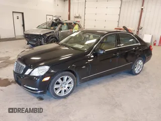 2012 Mercedes-Benz E 350 Luxury z VIN WDDHF8JB5CA563419, wystawiony jako IAAI lot #42184077 z przebiegiem 136 795 mil mil oraz . Historia ofert i sprzedaży dostępna na DreamBid. Obrazek 17.