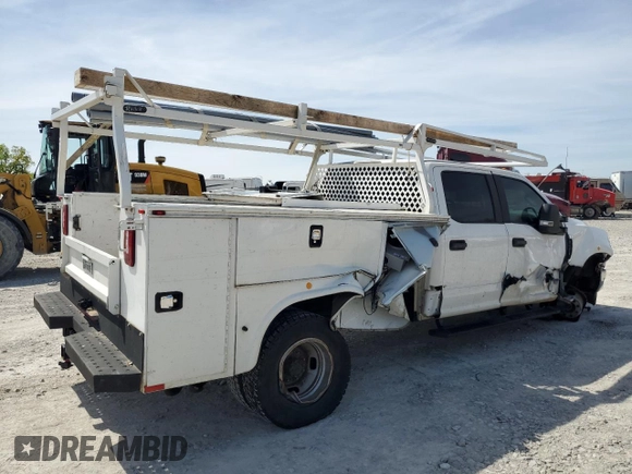 2019 Ford F-350 XL with VIN 1FD8W3DT4KEG49566, listed as a Copart auction lot 52201725 with 207,260 mi miles and Clean Title. Bid and sale history available at DreamBid. Image 3.