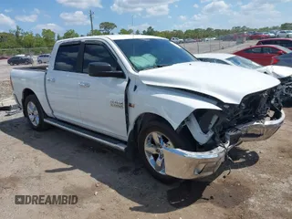 2015 Ram 1500 Lone Star z VIN 1C6RR6LTXFS635124, wystawiony jako IAAI lot #41948380 z przebiegiem 151 384 mil mil oraz . Historia ofert i sprzedaży dostępna na DreamBid. Obrazek 1.