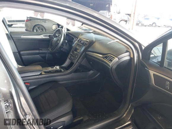 2019 Ford Fusion SE with VIN 3FA6P0HD5KR244720, listed as a IAAI auction lot 41845516 with 57,124 mi miles. Bid and sale history available at carsss.com. Image 5.