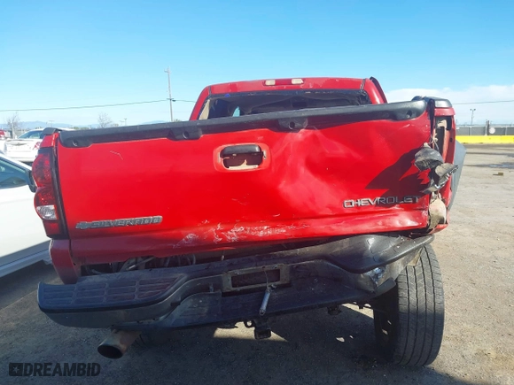2005 Chevrolet Silverado 1500 LS with VIN 2GCEK13T251264604, listed as a IAAI auction lot 41742967 with 236,070 mi miles. Bid and sale history available at carsss.com. Image 16.