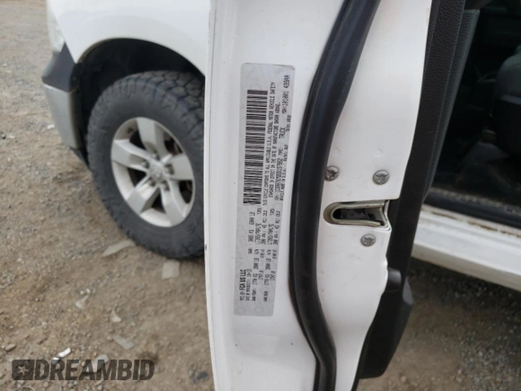 2016 Ram 1500 Tradesman z VIN 1C6RR7KM2GS157962, wystawiony jako Copart lot #71735244 z przebiegiem 156 866 mil mil oraz Czysty tytuł • Clean title. Historia ofert i sprzedaży dostępna na DreamBid. Obrazek 13.