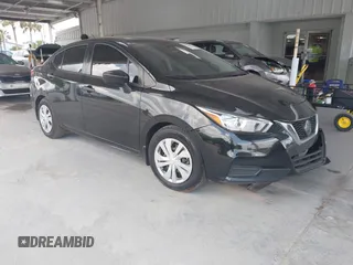 2020 Nissan Versa S z VIN 3N1CN8DV2LL807746, wystawiony jako IAAI lot #42128647 z przebiegiem 121 317 mil mil oraz . Historia ofert i sprzedaży dostępna na DreamBid. Obrazek 1.