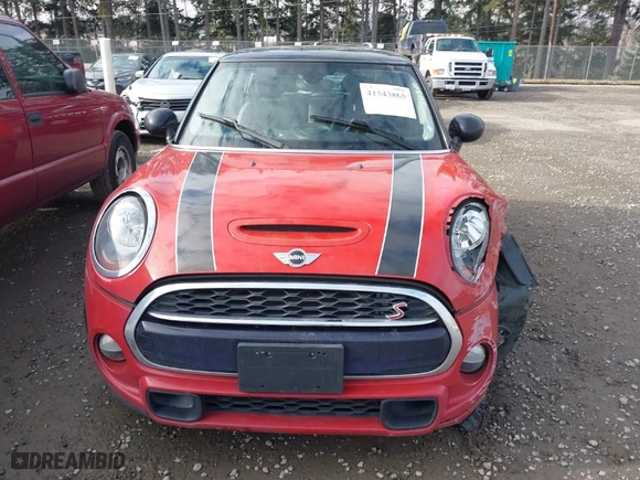 2015 MINI Cooper Hardtop S with VIN WMWXP7C57F2A39093, listed as a IAAI auction lot 41543865 with NaN miles. Bid and sale history available at carsss.com. Image 13.