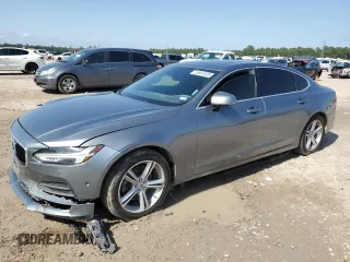 2018 Volvo S90 Momentum z VIN LVY982MK2JP029251, wystawiony jako Copart lot #55961835 z przebiegiem 130 422 mil mil oraz Szkoda całkowita • Salvage title. Historia ofert i sprzedaży dostępna na DreamBid. Obrazek 1.