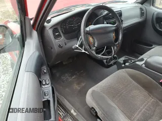 1999 Ford Ranger XLT z VIN 1FTZR15X5XTA88531, wystawiony jako Copart lot #54200215 z przebiegiem 194 139 mil mil oraz Szkoda całkowita • Salvage title. Historia ofert i sprzedaży dostępna na DreamBid. Obrazek 8.