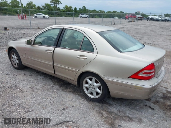 2003 Mercedes-Benz C 240 z VIN WDBRF61J43E013131, wystawiony jako IAAI lot #42036541 z przebiegiem Nie podano mil oraz . Historia ofert i sprzedaży dostępna na DreamBid. Obrazek 3.