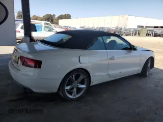 2011 Audi A5 Premium Plus z VIN WAUJFAFH0BN009645, wystawiony jako Copart lot #54074215 z przebiegiem 81 632 mil mil oraz Szkoda całkowita • Salvage title. Historia ofert i sprzedaży dostępna na DreamBid. Obrazek 3.