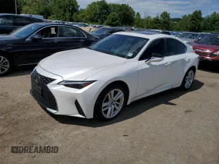 2021 Lexus IS 300 z VIN JTHC81F25M5043518, wystawiony jako Copart lot #67741524 z przebiegiem 17 174 mil mil oraz Szkoda całkowita • Salvage title. Historia ofert i sprzedaży dostępna na DreamBid. Obrazek 1.