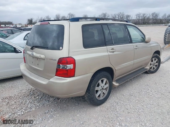 2005 Toyota Highlander with VIN JTEGP21AX50066684, listed as a IAAI auction lot 41811303 with 188,714 mi miles. Bid and sale history available at carsss.com. Image 4.