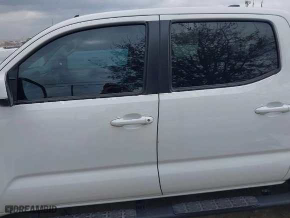 2020 Toyota Tacoma 2WD SR with VIN 5TFAX5GN5LX169778, listed as a IAAI auction lot 41691811 with 57,681 mi miles. Bid and sale history available at carsss.com. Image 15.