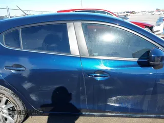 2018 Mazda 3 Touring z VIN 3MZBN1L36JM238646, wystawiony jako IAAI lot #41376772 z przebiegiem 97 261 mil mil oraz . Historia ofert i sprzedaży dostępna na DreamBid. Obrazek 13.