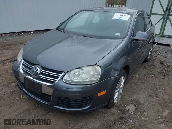 2010 Volkswagen Jetta SE z VIN 3VWRX7AJXAM068000, wystawiony jako IAAI lot #41961777 z przebiegiem 179 307 mil mil oraz . Historia ofert i sprzedaży dostępna na DreamBid. Obrazek 2.
