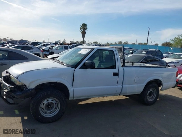 2003 Chevrolet S-10 Work Truck with VIN 1GCCS14X038146621, listed as a IAAI auction lot 41836487 with 172,069 mi miles. Bid and sale history available at carsss.com. Image 14.