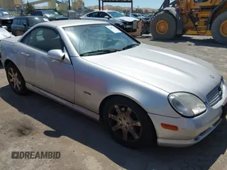 2001 Mercedes-Benz SLK 230 Kompressor z VIN WDBKK49F61F176176, wystawiony jako IAAI lot #42467204 z przebiegiem 108 030 mil mil oraz . Historia ofert i sprzedaży dostępna na DreamBid. Obrazek 1.