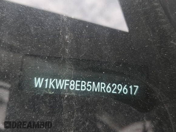 2021 Mercedes-Benz C 300 z VIN W1KWF8EB5MR629617, wystawiony jako Copart lot #58436515 z przebiegiem 25 680 mil mil oraz Szkoda całkowita • Salvage title. Historia ofert i sprzedaży dostępna na DreamBid. Obrazek 12.