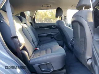 2019 Kia Sorento S z VIN 5XYPG4A57KG599259, wystawiony jako Copart lot #74058584 z przebiegiem 86 092 mil mil oraz Czysty tytuł • Clean title. Historia ofert i sprzedaży dostępna na DreamBid. Obrazek 11.