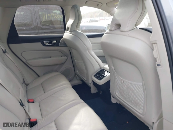 2020 Volvo XC60 Inscription with VIN YV4102RL6L1470249, listed as a IAAI auction lot 41165934 with 26,127 mi miles. Bid and sale history available at carsss.com. Image 8.