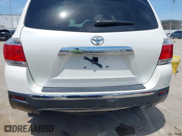 2013 Toyota Highlander with VIN 5TDZA3EH4DS041481, listed as a IAAI auction lot 42056940 with 113,427 mi miles and . Bid and sale history available at DreamBid. Image 6.