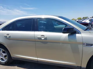 2010 Ford Taurus Limited with VIN 1FAHP2FW1AG140417, listed as a IAAI auction lot 42105832 with 118,403 mi miles. Bid and sale history available at carsss.com. Image 14.