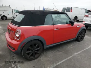 2012 MINI Convertible S z VIN WMWZP3C56CT249799, wystawiony jako Copart lot #59983605 z przebiegiem 66 756 mil mil oraz Czysty tytuł • Clean title. Historia ofert i sprzedaży dostępna na DreamBid. Obrazek 3.