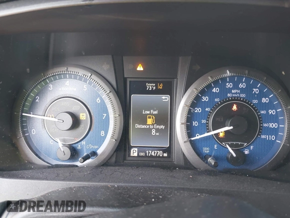 2018 Toyota Sienna LE Auto Access Seat with VIN 5TDKZ3DC2JS915905, listed as a IAAI auction lot 42027300 with 174,770 mi miles. Bid and sale history available at carsss.com. Image 7.
