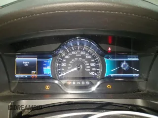 2016 Lincoln MKS с VIN 1LNHL9DK3GG600907, выставлен на аукционе Copart как лот 56892995 с пробегом 122 220 миль миль и Списание • Salvage title. История ставок и продаж доступна на DreamBid. Изображение 9.