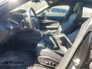 2023 Audi e-tron GT Premium Plus z VIN WAUCJBFW9P7000711, wystawiony jako Copart lot #47349234 z przebiegiem 4714 mil mil oraz . Historia ofert i sprzedaży dostępna na DreamBid. Obrazek 7.
