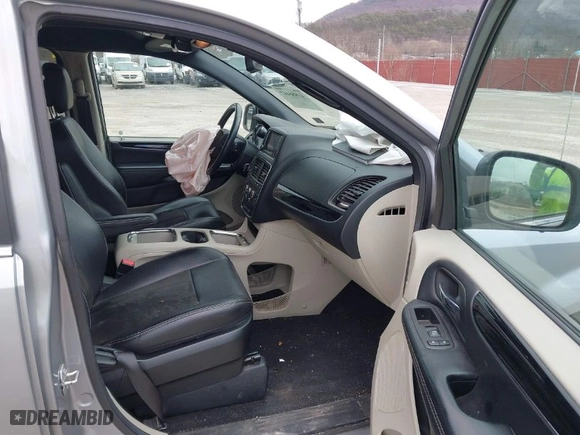 2019 Dodge Grand Caravan SXT with VIN 2C4RDGCG4KR543387, listed as a IAAI auction lot 41886447 with 120,572 mi miles. Bid and sale history available at carsss.com. Image 5.