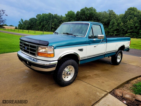 1997 Ford F-250 HD with VIN 3FTHF26F2VMA27004, listed as a Copart auction lot 43172115 with 237,194 mi miles and Clean Title. Bid and sale history available at carsss.com. Image 2.