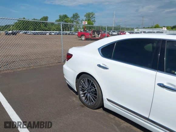 2013 Lexus LS 460 с VIN JTHCL5EF8D5019482, выставлен на аукционе IAAI как лот 42612274 с пробегом 64 972 миль миль и . История ставок и продаж доступна на DreamBid. Изображение 6.