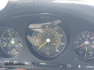 1985 Mercedes-Benz 380 z VIN WDBBA45C6FA020254, wystawiony jako IAAI lot #41254573 z przebiegiem 74 344 mil mil oraz . Historia ofert i sprzedaży dostępna na DreamBid. Obrazek 7.