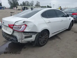 2016 Kia Cadenza Premium z VIN KNALN4D73G5209529, wystawiony jako IAAI lot #42239194 z przebiegiem 95 760 mil mil oraz . Historia ofert i sprzedaży dostępna na DreamBid. Obrazek 4.