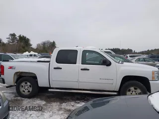 2010 Chevrolet Silverado 1500 LT with VIN 3GCRKSE32AG259148, listed as a IAAI auction lot 41518065 with 97,611 mi miles and . Bid and sale history available at DreamBid. Image 13.