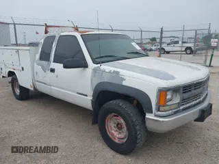 2000 Chevrolet Silverado 2500 z VIN 1GCGK29R4YF475472, wystawiony jako IAAI lot #42082060 z przebiegiem 192 899 mil mil oraz . Historia ofert i sprzedaży dostępna na DreamBid. Obrazek 1.