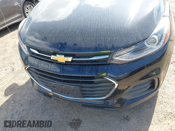 2020 Chevrolet Trax LT with VIN KL7CJLSB0LB083753, listed as a IAAI auction lot 42009840 with 101,220 mi miles. Bid and sale history available at carsss.com. Image 6.