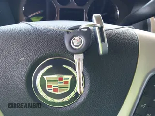2008 Cadillac Escalade z VIN 1GYFK63828R232898, wystawiony jako IAAI lot #42131832 z przebiegiem 189 417 mil mil oraz . Historia ofert i sprzedaży dostępna na DreamBid. Obrazek 11.