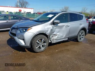 2018 Toyota RAV4 XLE with VIN JTMWFREV3JD120189, listed as a IAAI auction lot 41976999 with 62,182 mi miles and . Bid and sale history available at carsss.com. Image 19.