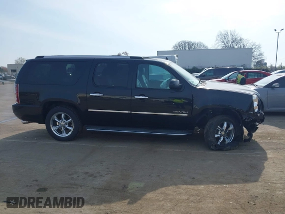 2012 GMC Yukon XL Denali with VIN 1GKS2MEF2CR252084, listed as a IAAI auction lot 41802335 with 88,958 mi miles. Bid and sale history available at carsss.com. Image 13.