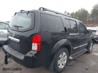 2011 Nissan Pathfinder LE with VIN 5N1AR1NB5BC613206, listed as a IAAI auction lot 41861245 with 196,045 mi miles. Bid and sale history available at carsss.com. Image 4.