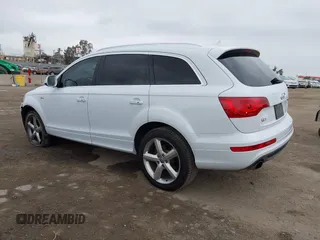 2013 Audi Q7 S line Prestige z VIN WA1DGAFE4DD016670, wystawiony jako IAAI lot #42201459 z przebiegiem 83 278 mil mil oraz . Historia ofert i sprzedaży dostępna na DreamBid. Obrazek 3.