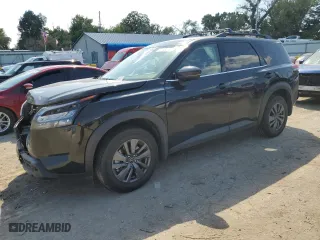 2024 Nissan Pathfinder SV with VIN 5N1DR3BC5RC241608, listed as a Copart auction lot 72323434 with 4,706 mi miles and Salvage Title. Bid and sale history available at carsss.com. Image 1.