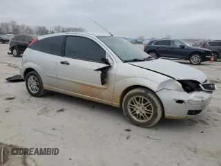 2006 Ford Focus S z VIN 1FAFP31N76W169137, wystawiony jako Copart lot #43445245 z przebiegiem 100 323 mil mil oraz Czysty tytuł • Clean title. Historia ofert i sprzedaży dostępna na DreamBid. Obrazek 4.