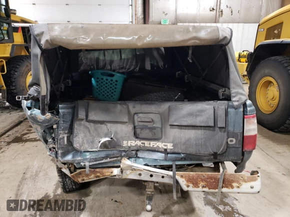 1997 Toyota T100 DX with VIN JT4UN22D1V0037581, listed as a Copart auction lot 87900225 with 276,033 mi miles and Non Repairable. Bid and sale history available at DreamBid. Image 6.