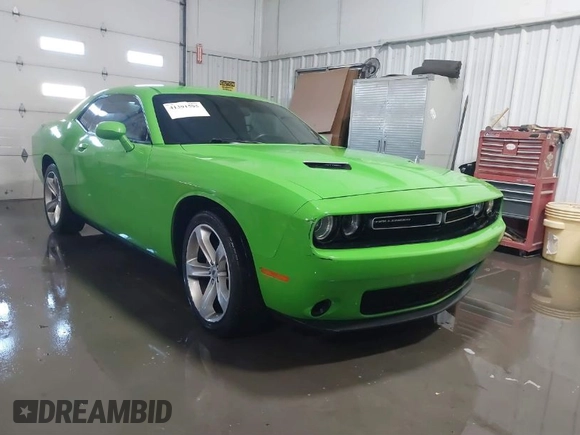2017 Dodge Challenger SXT z VIN 2C3CDZAG2HH574239, wystawiony jako IAAI lot #41391595 z przebiegiem 92 377 mil mil oraz . Historia ofert i sprzedaży dostępna na DreamBid. Obrazek 1.