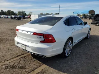 2017 Volvo S90 Inscription with VIN YV1A22ML7H1001726, listed as a Copart auction lot 44503433 with 95,559 mi miles. Bid and sale history available at carsss.com. Image 4.